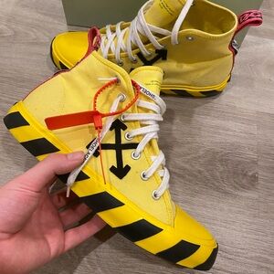 Off-White c/o VIRGIL ABLOH